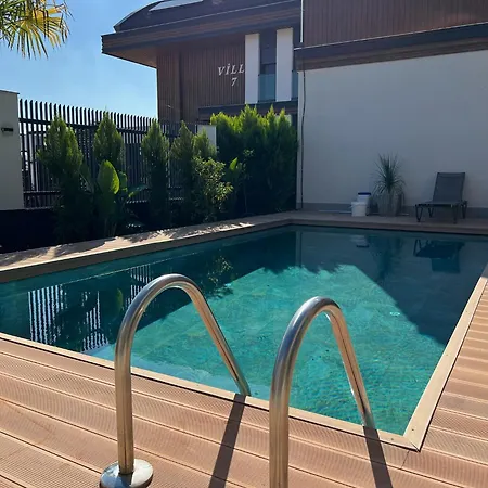 5-bedroom With Pool & Sauna *