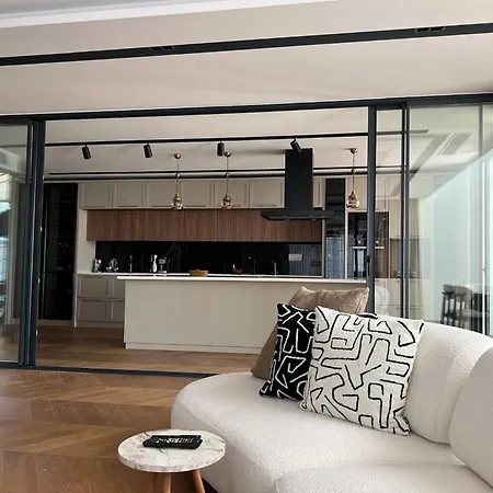Villa 5-bedroom With Pool & Sauna *