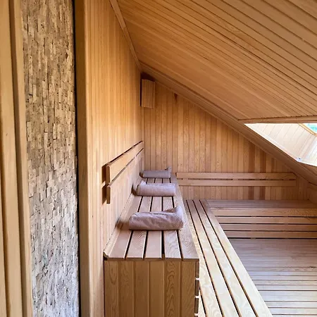 别墅 5-bedroom With Pool & Sauna *
