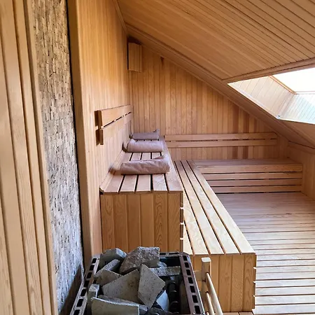 别墅 5-bedroom With Pool & Sauna