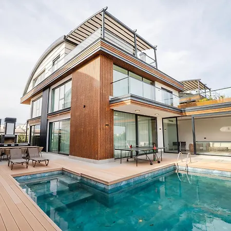 别墅 5-bedroom With Pool & Sauna *