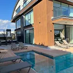 빌라 5-bedroom With Pool & Sauna