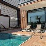 빌라 5-bedroom With Pool & Sauna *