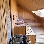 빌라 5-bedroom With Pool & Sauna