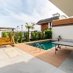 5-bedroom With Pool & Sauna 빌라 *