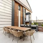 5-bedroom With Pool & Sauna 빌라