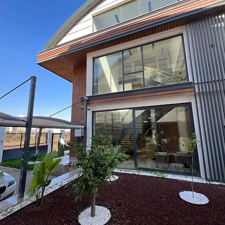 빌라 5-bedroom With Pool & Sauna