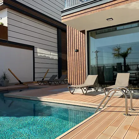빌라 5-bedroom With Pool & Sauna