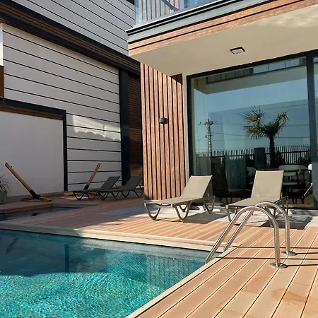 빌라 5-bedroom With Pool & Sauna *
