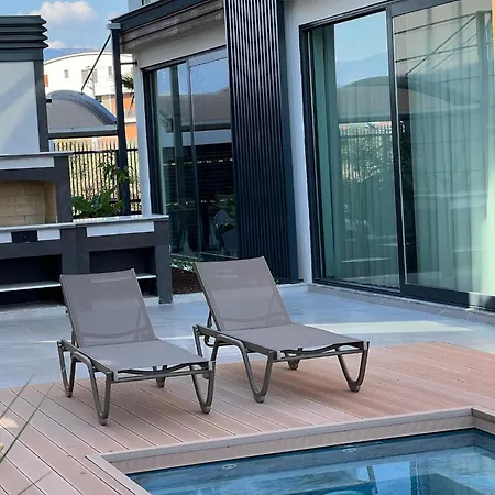 5-bedroom With Pool & Sauna 빌라