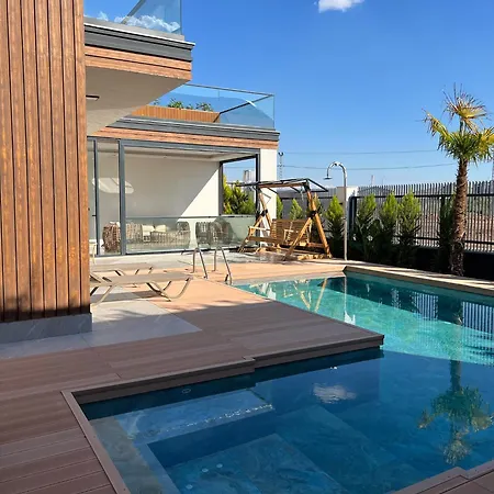 빌라 5-bedroom With Pool & Sauna
