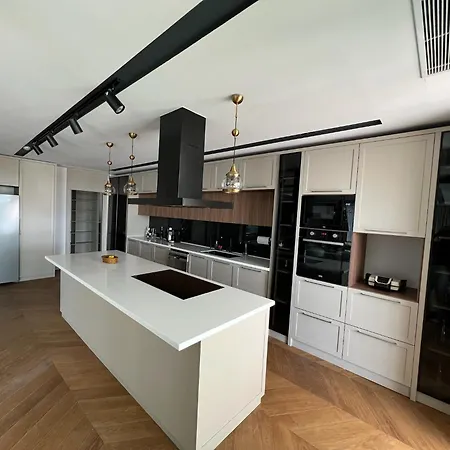 5-bedroom With Pool & Sauna 빌라