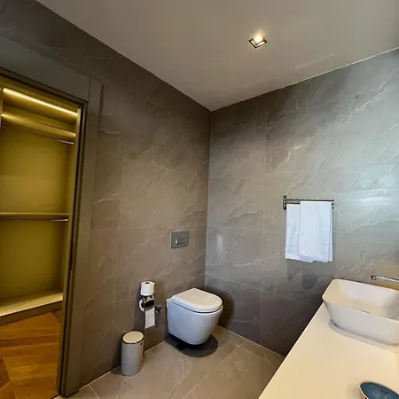 5-bedroom With Pool & Sauna Villa *