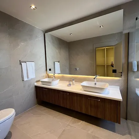 5-bedroom With Pool & Sauna Villa Dosemealti