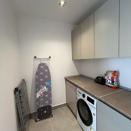 5-bedroom With Pool & Sauna *