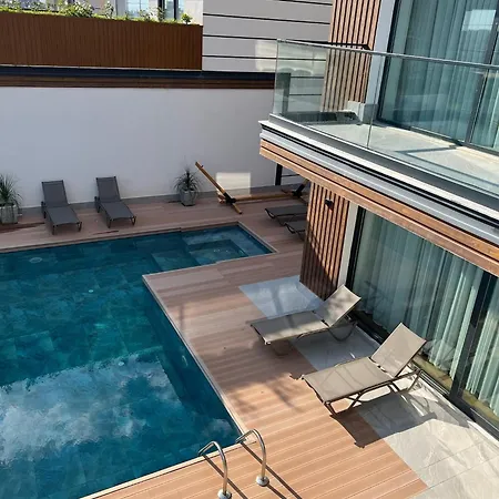 Villa 5-bedroom With Pool & Sauna *