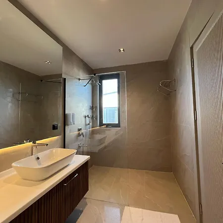 5-bedroom With Pool & Sauna Villa Dosemealti