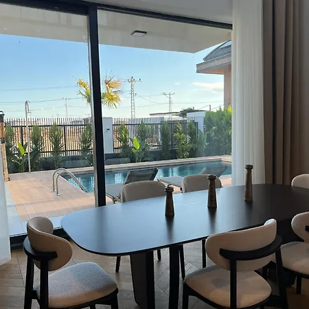 Villa 5-bedroom With Pool & Sauna