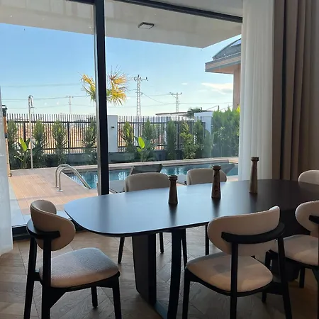 Villa 5-bedroom With Pool & Sauna