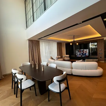 5-bedroom With Pool & Sauna