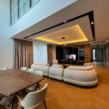 Villa 5-bedroom With Pool & Sauna *