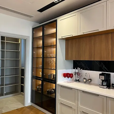 5-bedroom With Pool & Sauna *