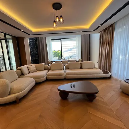 Villa 5-bedroom With Pool & Sauna