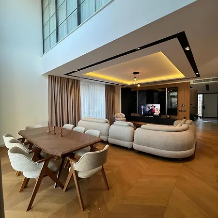 5-bedroom With Pool & Sauna *