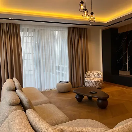 5-bedroom With Pool & Sauna