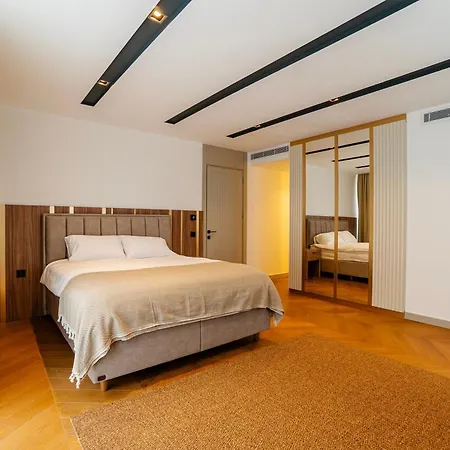 5-bedroom With Pool & Sauna