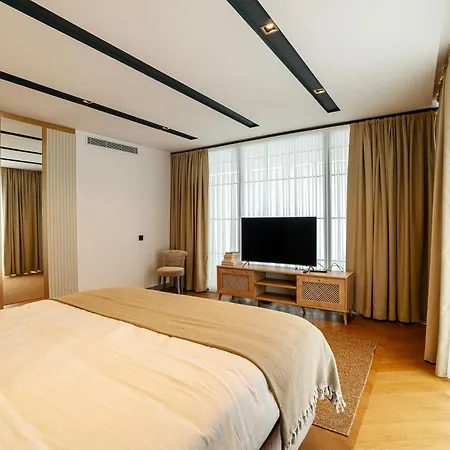 5-bedroom With Pool & Sauna ヴィラ *