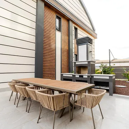 5-bedroom With Pool & Sauna 빌라