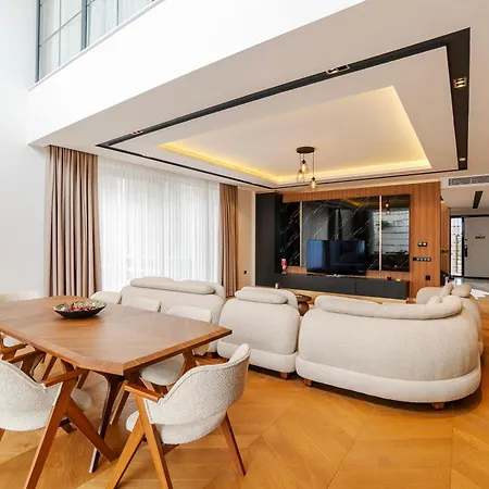 5-bedroom With Pool & Sauna