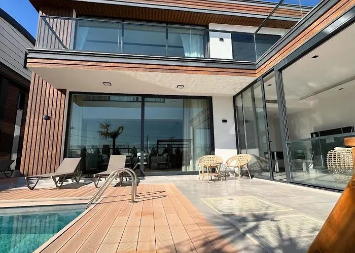 5-bedroom With Pool & Sauna ヴィラ
