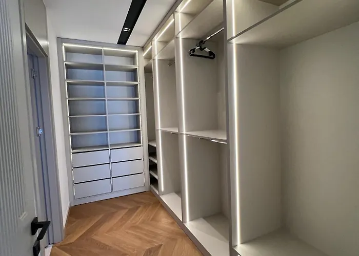 5-bedroom With Pool & Sauna Villa *