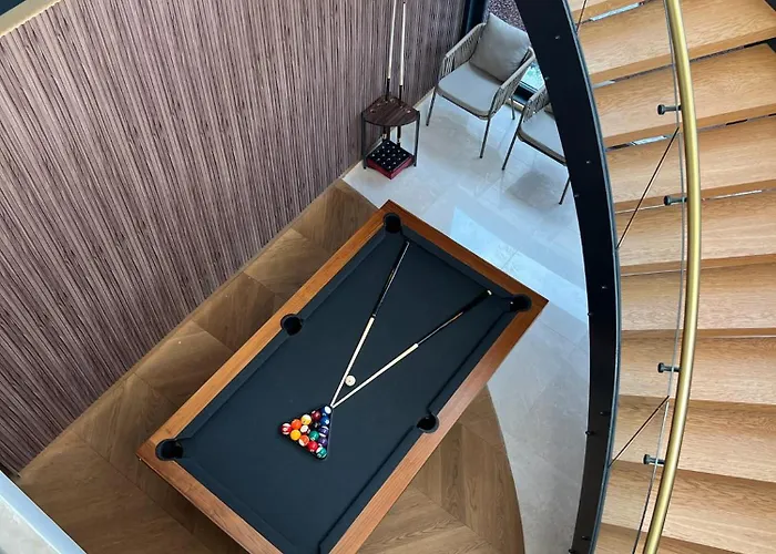 5-bedroom With Pool & Sauna