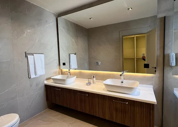 5-bedroom With Pool & Sauna Villa Dosemealti