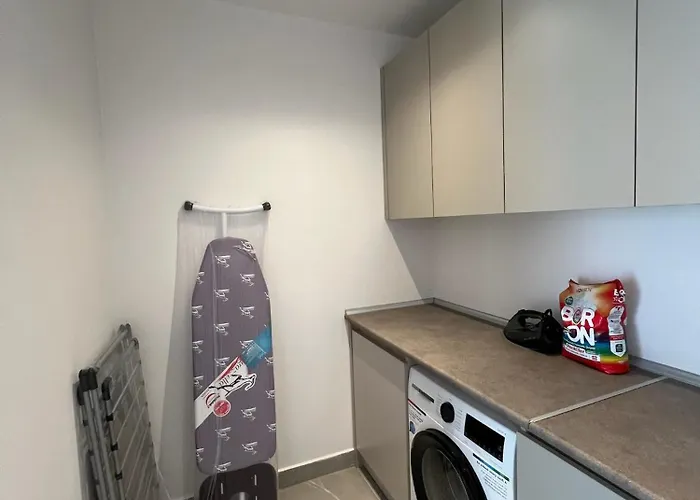 5-bedroom With Pool & Sauna *