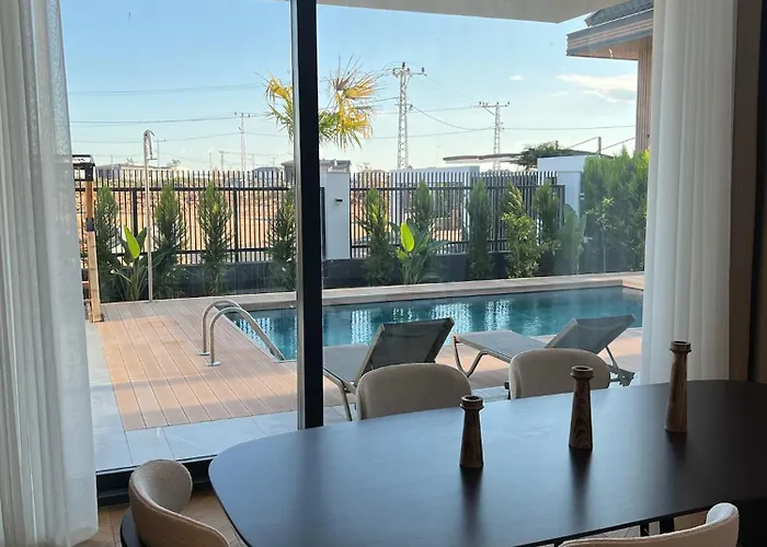 5-bedroom With Pool & Sauna