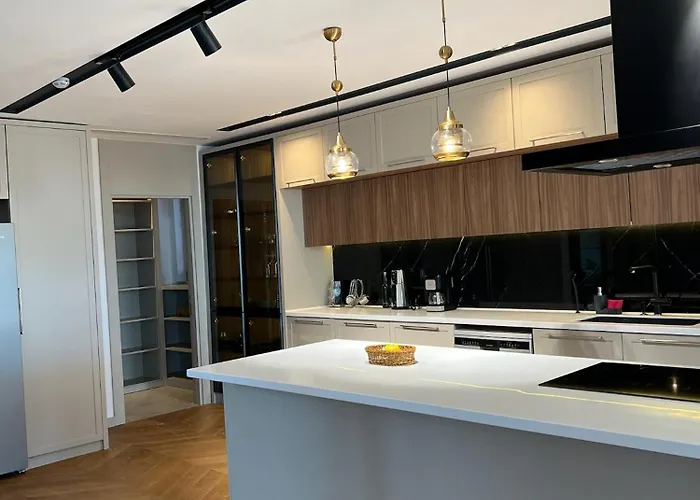 5-bedroom With Pool & Sauna Villa