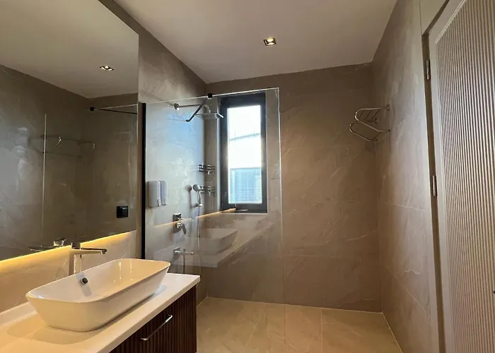 5-bedroom With Pool & Sauna Villa Dosemealti