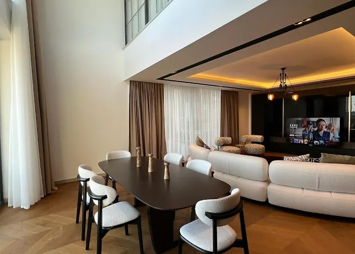 5-bedroom With Pool & Sauna