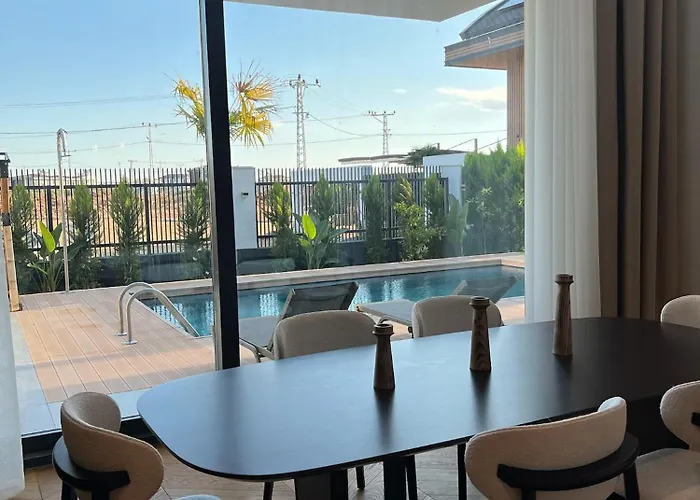 Villa 5-bedroom With Pool & Sauna