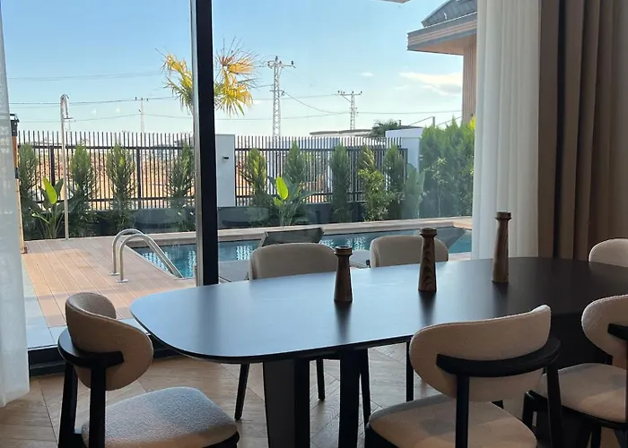 Villa 5-bedroom With Pool & Sauna *