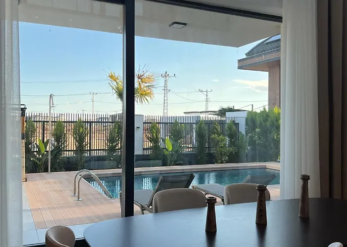 5-bedroom With Pool & Sauna Villa *