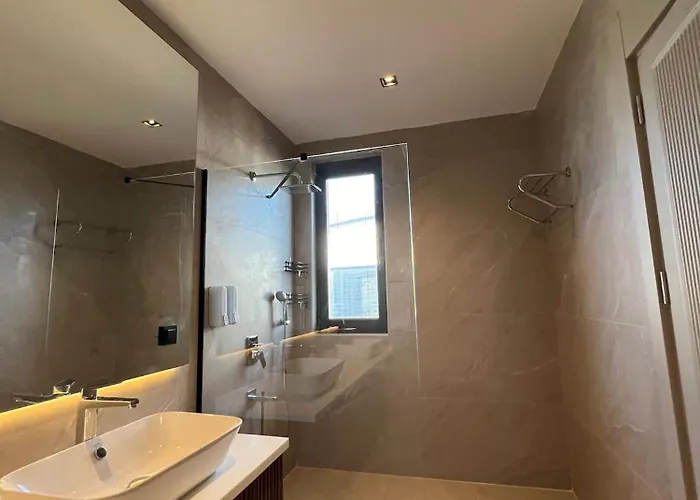 5-bedroom With Pool & Sauna Villa Dosemealti