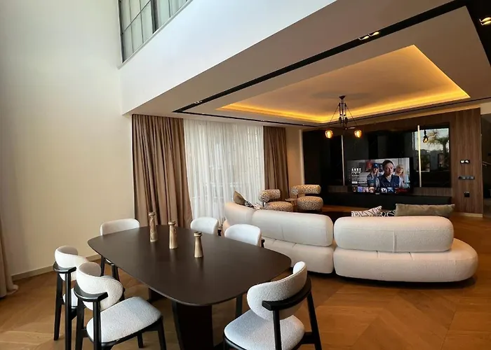 5-bedroom With Pool & Sauna