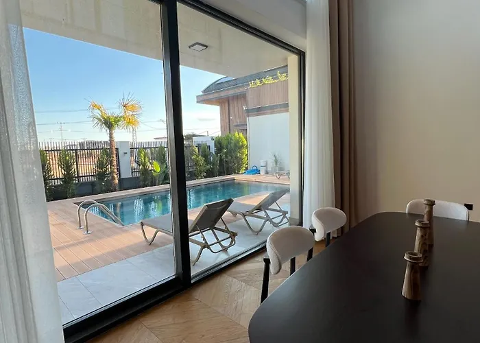 Villa 5-bedroom With Pool & Sauna