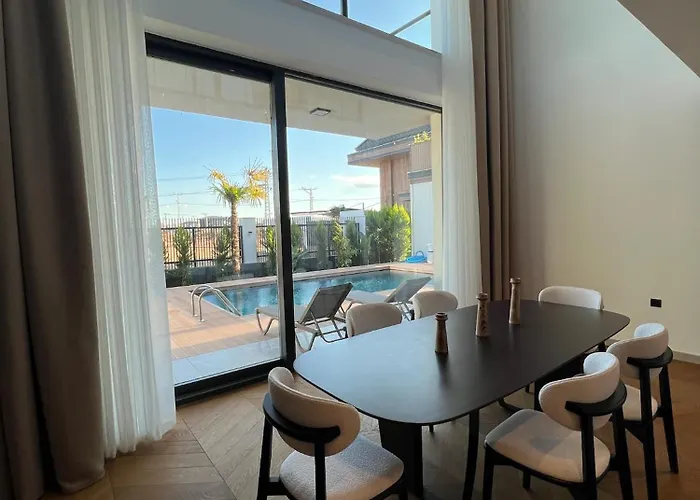 5-bedroom With Pool & Sauna Villa *