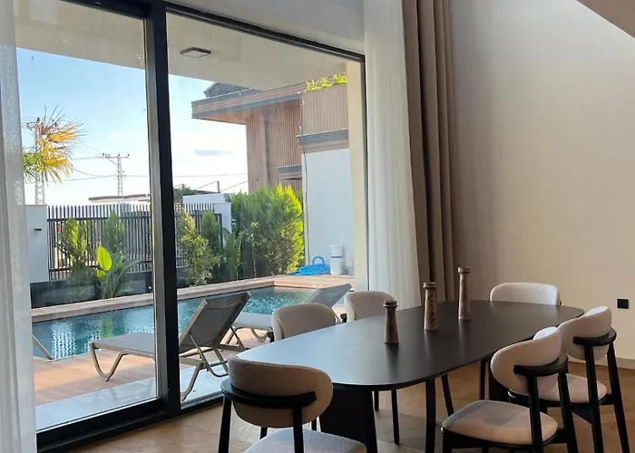 5-bedroom With Pool & Sauna Villa *